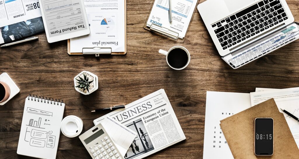 Zbav sa financneho sumu desk, work, business, office, finance, documents, analysis, application, brainstorming, computer, flatlay, information, laptop, marketing, notebook, objects, planning, startup, wooden table, workplace, workspace, business, business, business, business, business, finance
